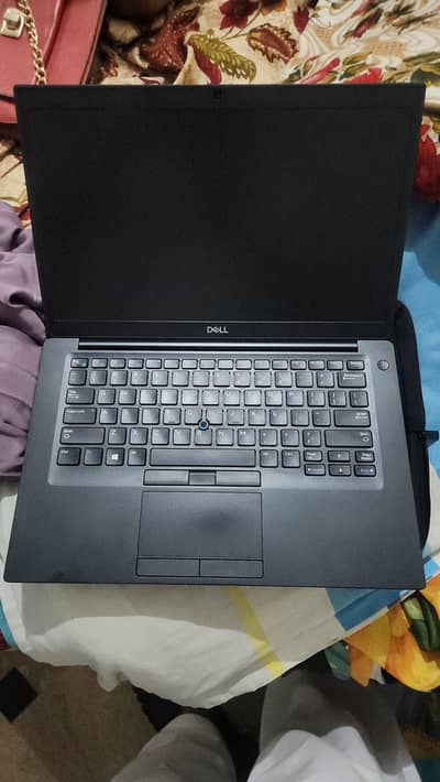 Dell Latitude 7490 i5 8th Gen. 32 GB Ram. GTA 5 Supported