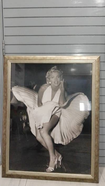 Premium Wall Art Collection - Artistic Canvas & Iconic Framed