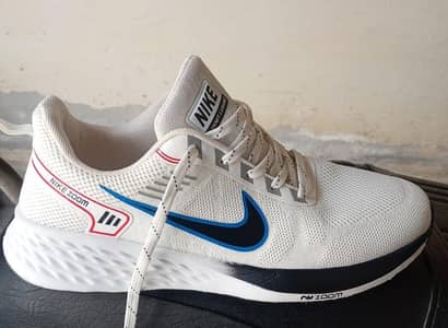 " Men shoes size 8 no lightly used"