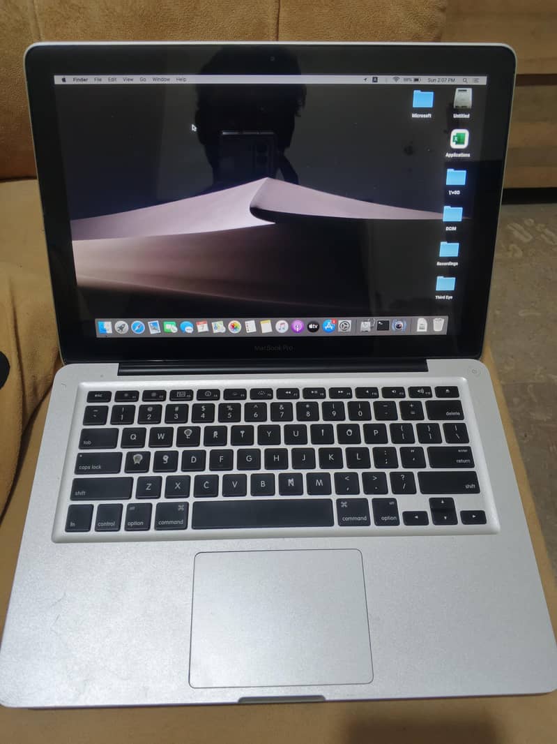 MacBook pro 2011 1