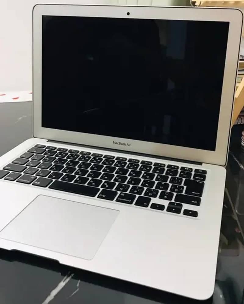 MacBook 1