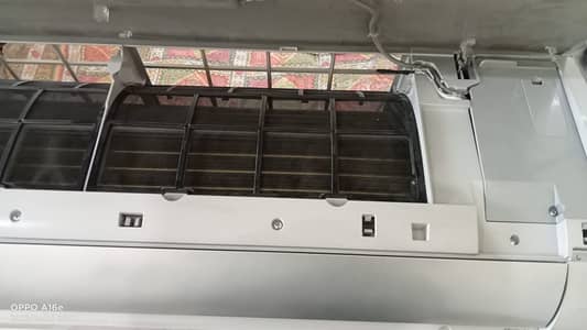 Haier ac DC inverter for sale heat and cool 2 season used 3 sal warra