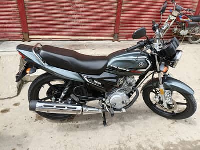 YAMAHA 125z DX