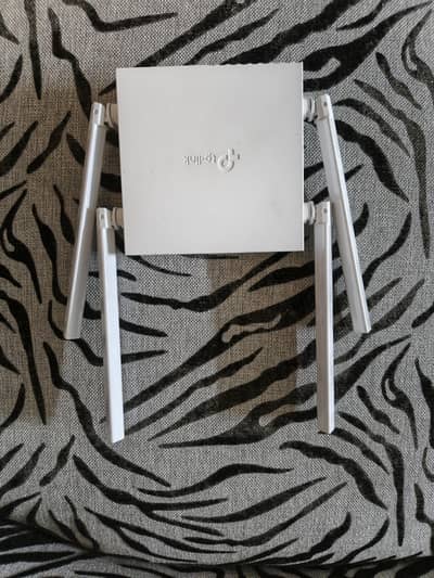 TP LINK ARCHER 24 ( just as new)