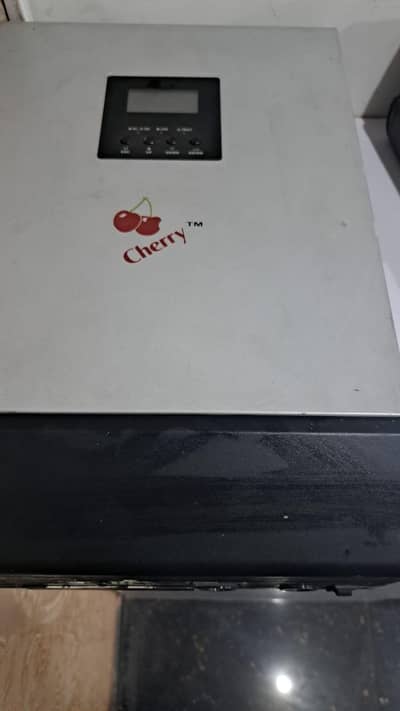Cherry hybird solar inverter 5KW used| urgent sale