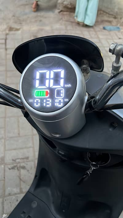 Metro M6 Scooty 1200 watt Motor