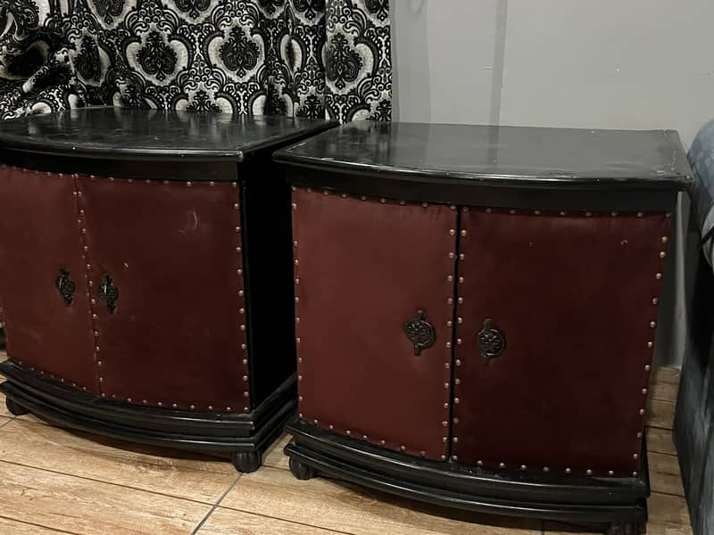 Wardrobe - Side table (2) - dressing table + mirror 3