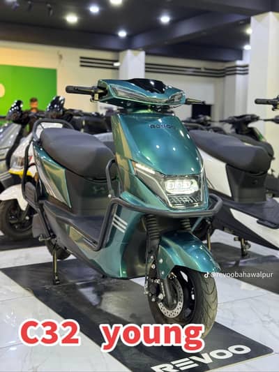 Revoo C32 Young Electric Scooter – 0 Meter Brand New
