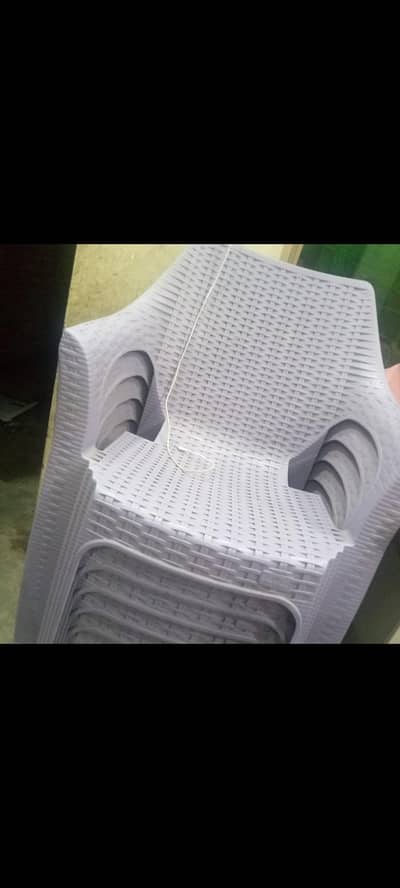 best quality 6 plastic chairs with table