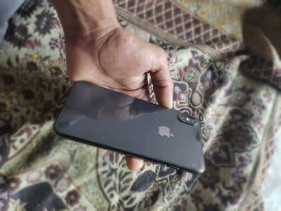 10  by 9 all ok 256 gb panal back face id ok