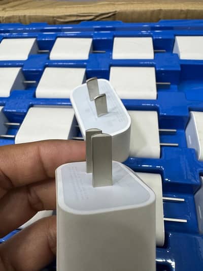 I PHONE 2 PIN ADP ORIGINAL