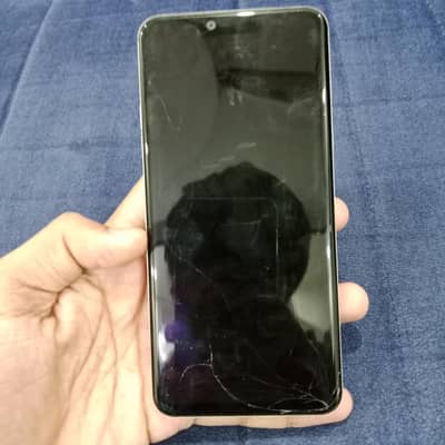 LG STYLE 3 4GB RAM/64GB ROM,FULLY WORKING & SLIGHTLY CRACKS