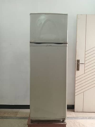 Dawlance medium refrigerator