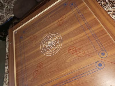 perfect carrom board with 10/9.5 condition