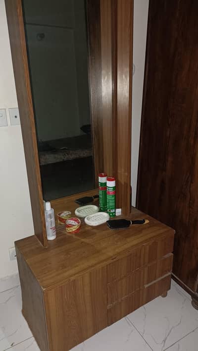dressing table