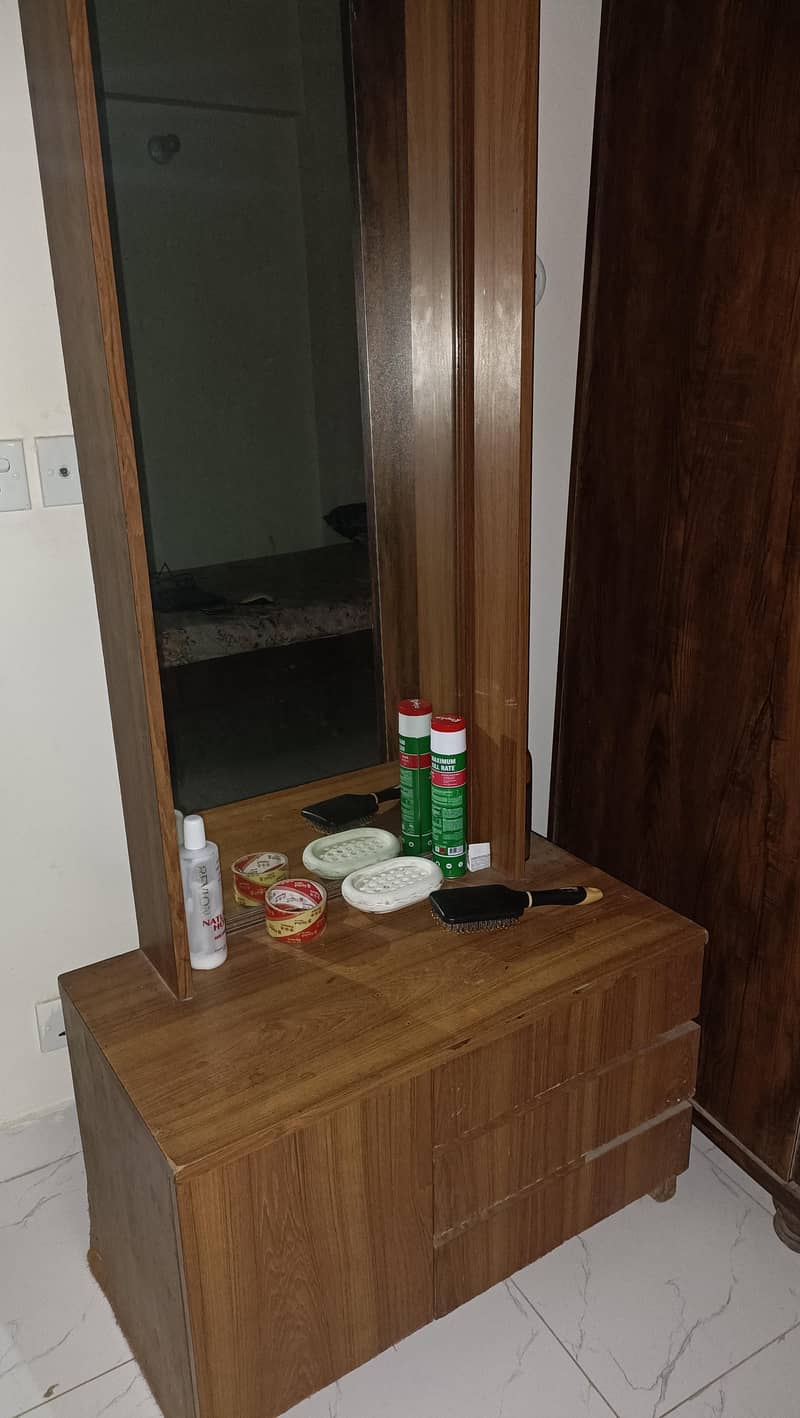 dressing table 0