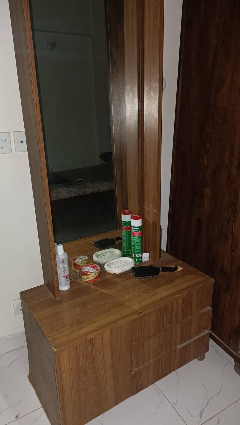 dressing table 1