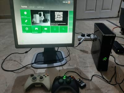 xbox 360 jail break slim best condition 100% working with 2 conrolers