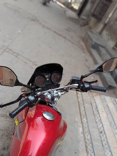 Yamaha ybr 125g total original like new packed bike ph#03291320008