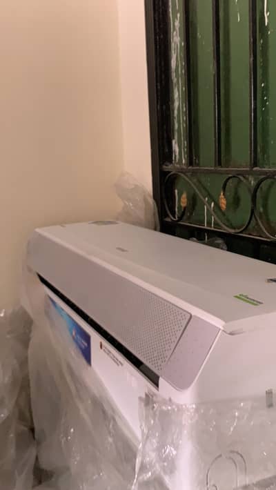 Homege ka bast ac ha 1 month use hua Isma Wi-Fi service bee ha