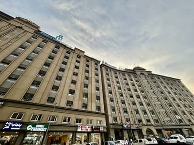 One-Bedroom Apartment Available In River Hills