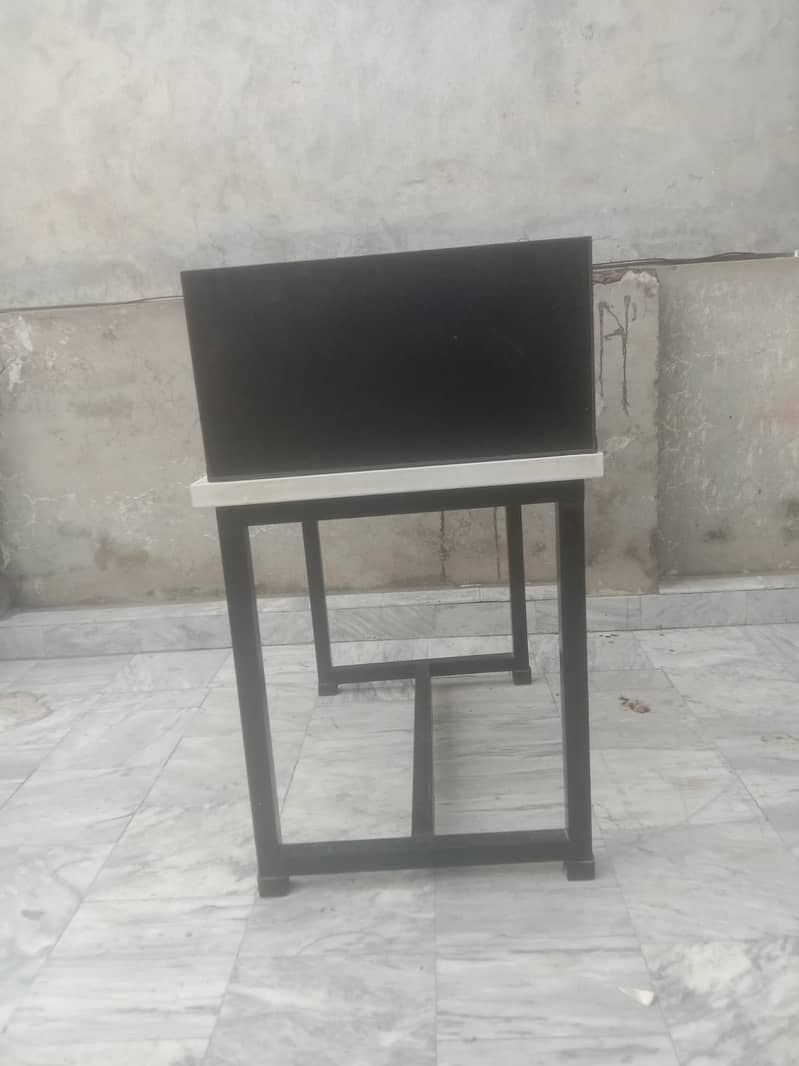 Workstation/Study Table 4