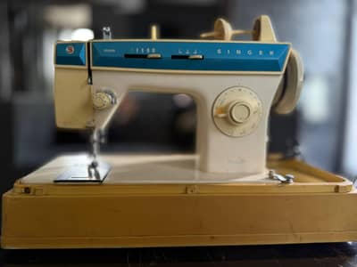 Singer 288 Vintage Sewing Machine – Fully Functional
