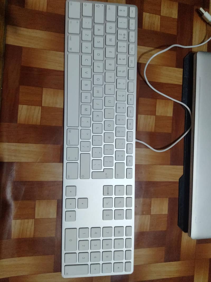 Apple keyboard 0