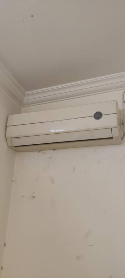 Gree non inverter AC