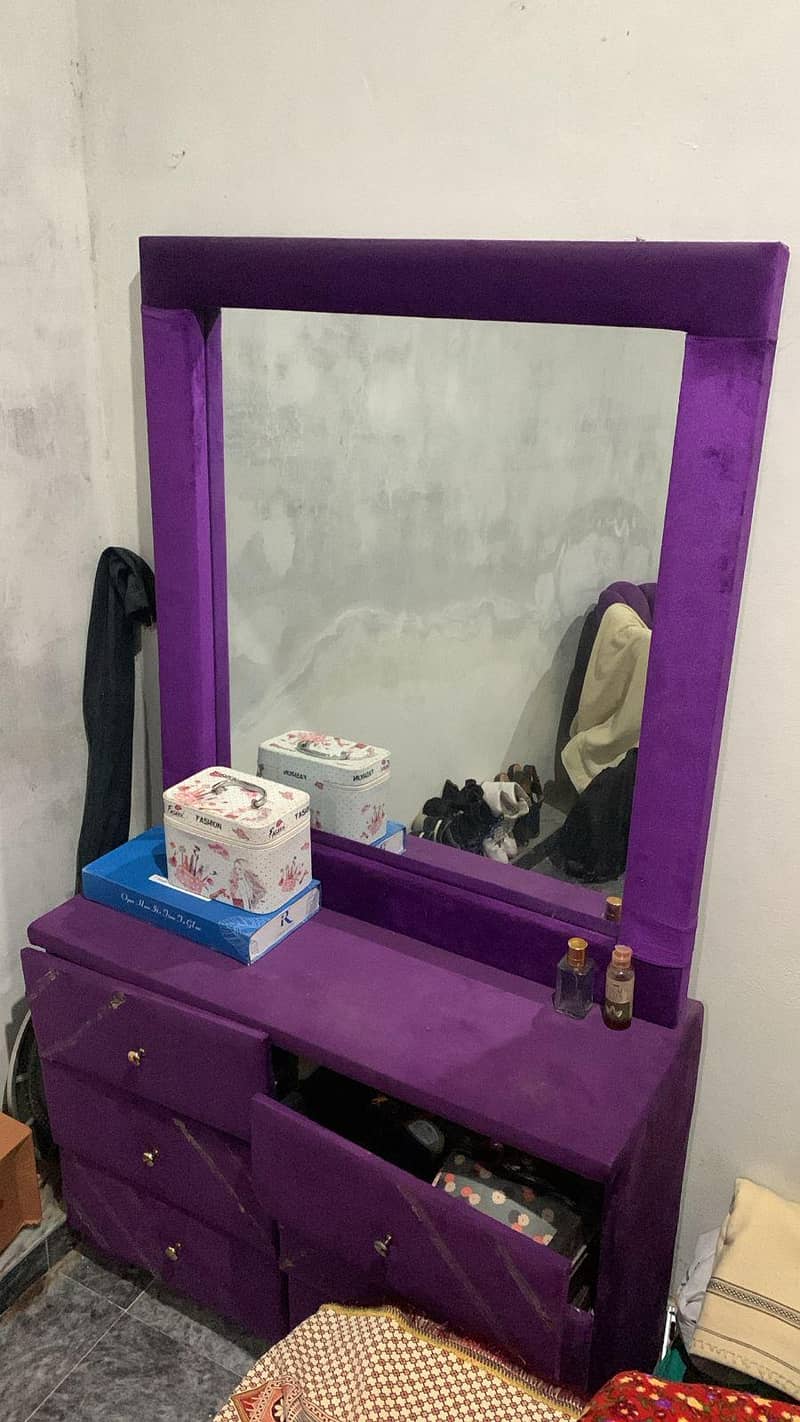 dressing table 0