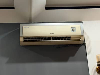 1.5 Ton Gree AC in good condition, Working perfectly fine.