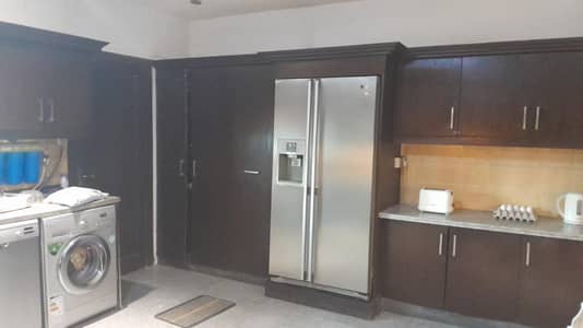 Flats for rent in gulberg only for girls job holders girls and students