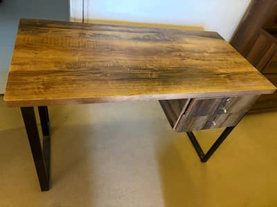 Slightly used office table and chair