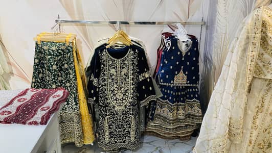 Lot of 76 pieces of fancy small medium and large sizes not set wise