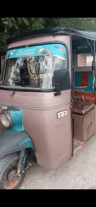 CNG lagi Hui bilkul okay chalta hai