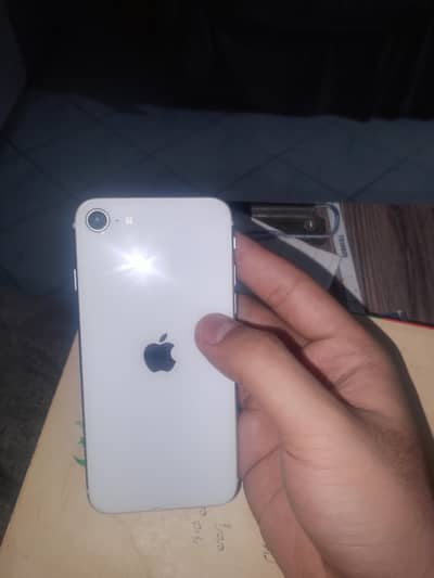 iphone SE2020 10/10 CONDITION WATER PACK MDM