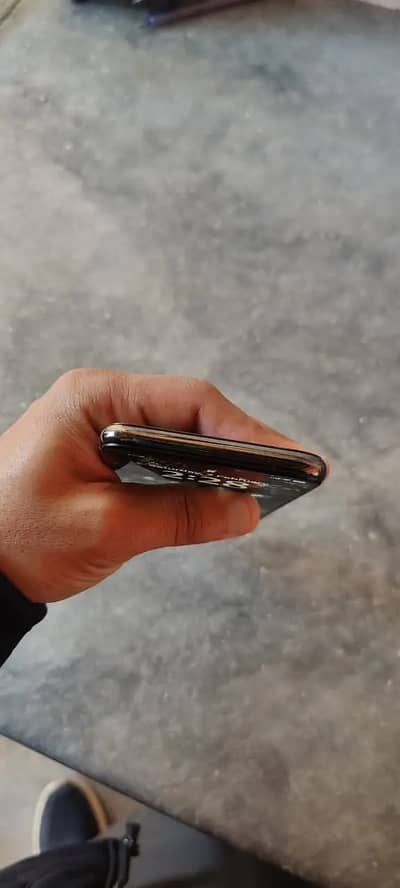IPHONE X. approved 64