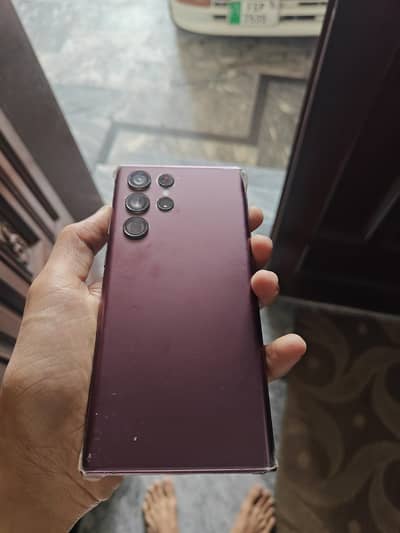 Bilkul brand new condition minor scratches on sides not on back and fr