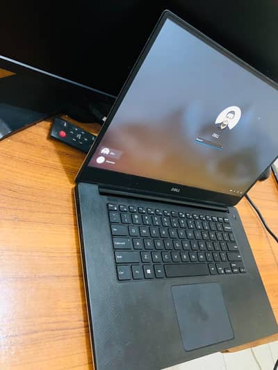 Dell precision  5510 17 6th