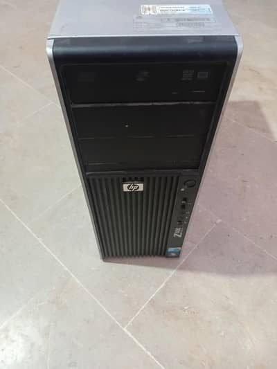 Pc with 8 gb ram procceser Xeon Inside same to intel i 5 5th gen