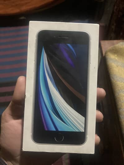 iPhone SE 2020 with box