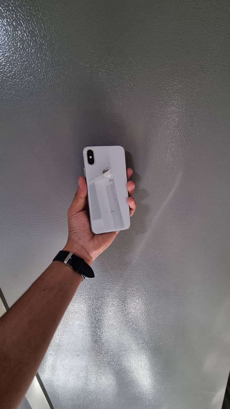 IPHONE X 4