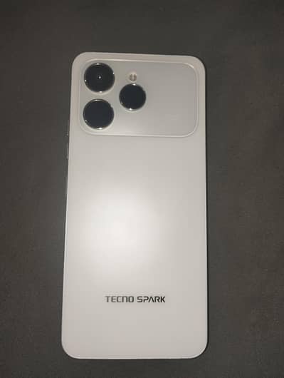 7 MONTH WARRANTY BOX+ CHARGER AVAILABLE NEW CONDITION TECNO SPARK 40.