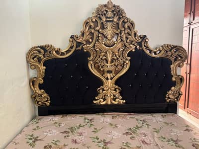 Double D Bed King Size condition 2 month used original wood 3170517132