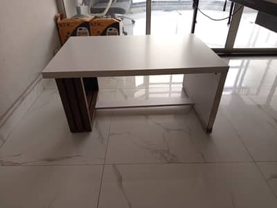 Modern Coffee Table / Center Table (Achi Condition)