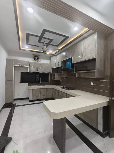 With Gas Luxurious 10 Marla Upper Portion For Rent