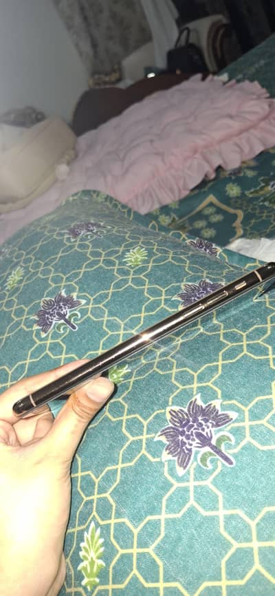 iphone 11 pro max ladies used phone