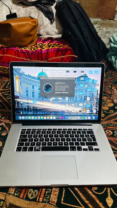 Mackbook pro 2014 Mid 15 inch 16GB ram 128gb SSD