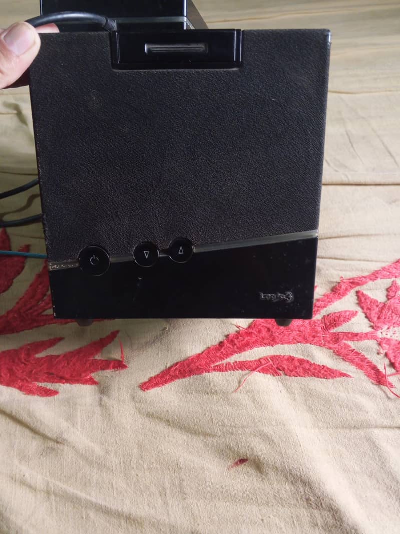 logic 3 speaker 0