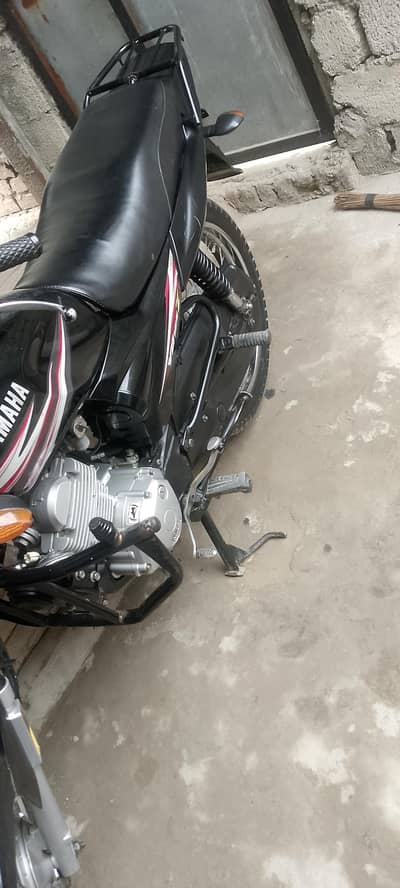 Yamaha ybz black color  jis na lina woh rabta kare